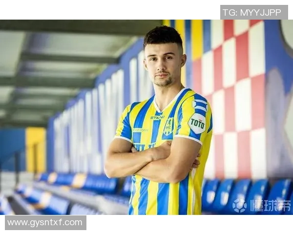 足球明星夜店狂欢夜尽情释放激情与魅力的炫酷派对盛宴